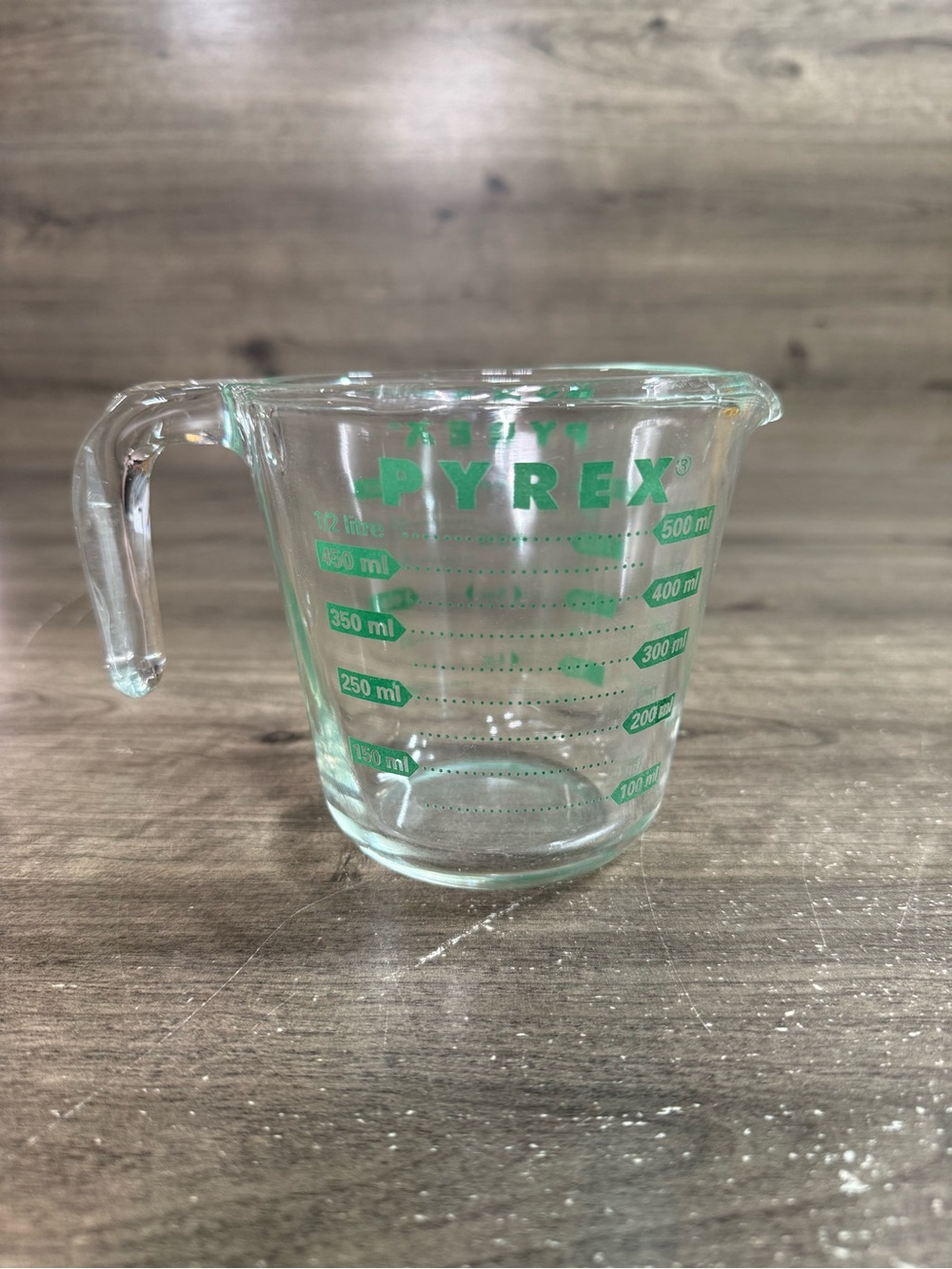 Pyrex Handled Glass 1 Pint Measuring Cup Clear Green Writing 4.5”H x 4.5”W